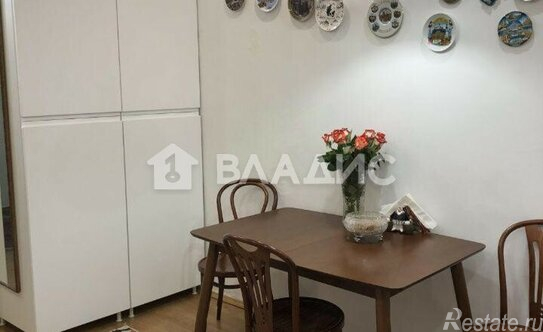 Продажа 4-комн квартиры на вторичном рынке улица Машкова