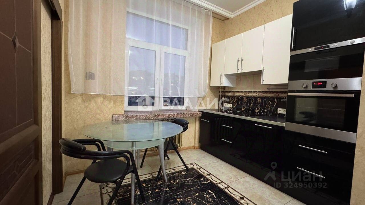Продажа 3-комн квартиры на вторичном рынке Мосфильмовская улица, 6