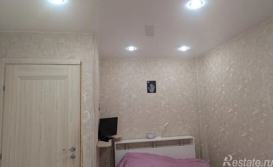 Продажа 3-комн квартиры на вторичном рынке Большевиков пр-кт,  д. 73,  к. 1