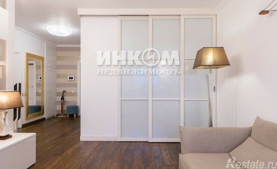 Продажа 1-комн квартиры на вторичном рынке Кронштадтский б-р,  д. 49 к1