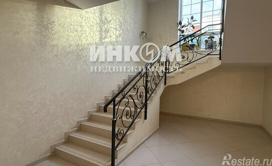 Продажа 3-комн квартиры на вторичном рынке Суханово, Парковая улица,  д. 4