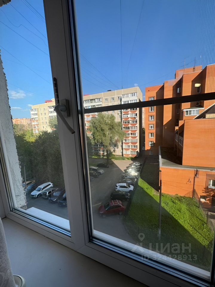 Продажа 3-комн квартиры на вторичном рынке Климовск мкр, улица Советская,  д. 13А
