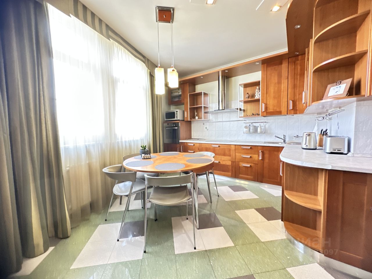 Продажа 4-комн квартиры на вторичном рынке Ельнинская улица, 11К3