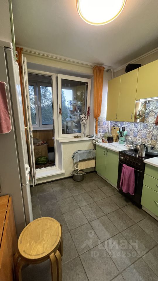 Продажа 3-комн квартиры на вторичном рынке Абрамцевская улица, 24К1