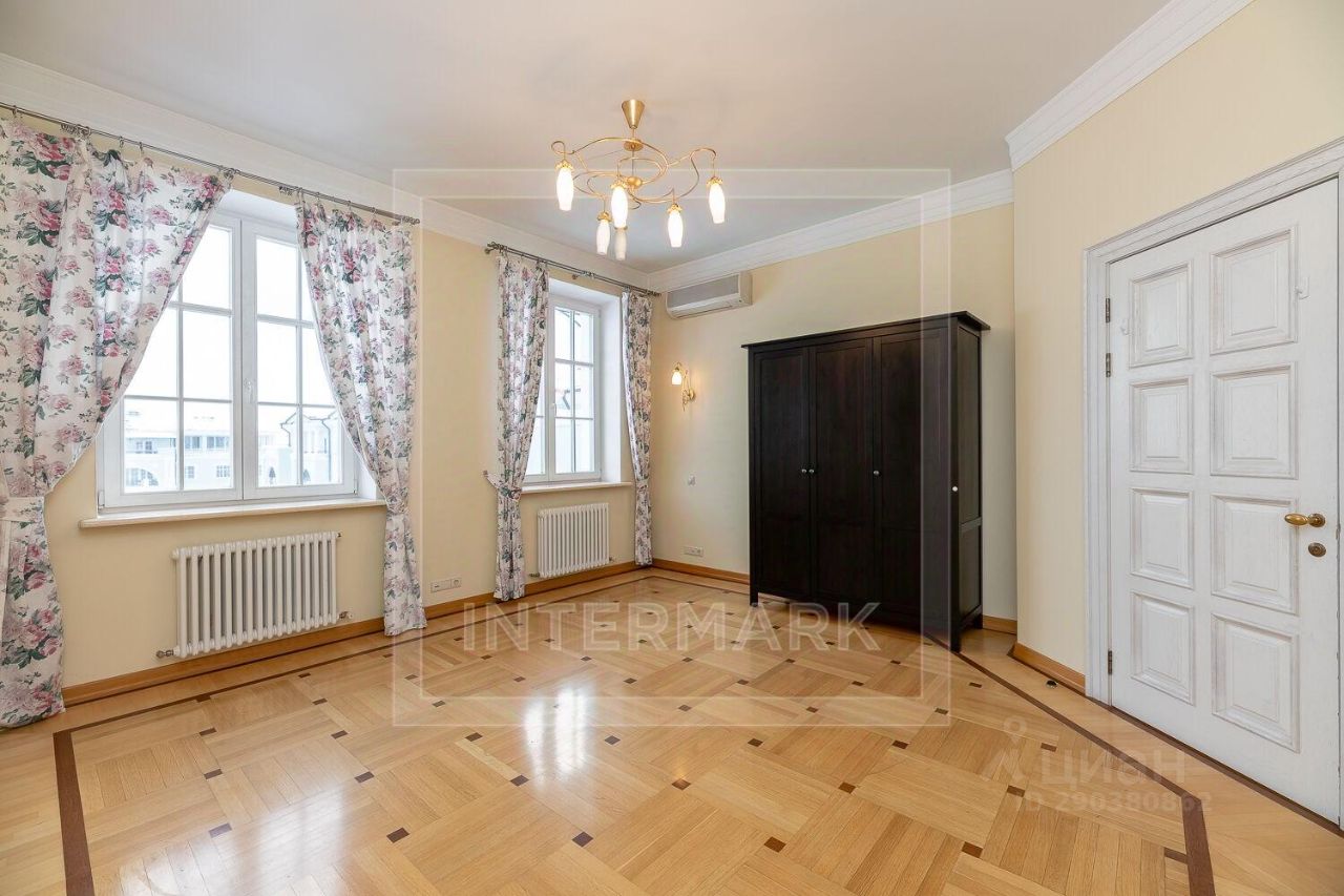 Продажа 4-комн квартиры на вторичном рынке Береговая улица, 8К1