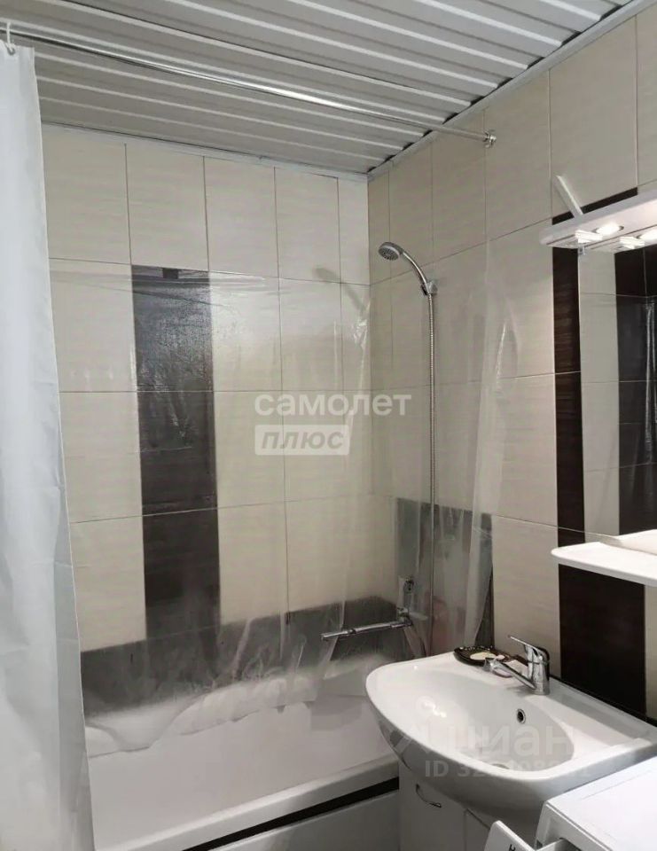 Продажа 3-комн квартиры на вторичном рынке Лобня, улица Крупской, 12а