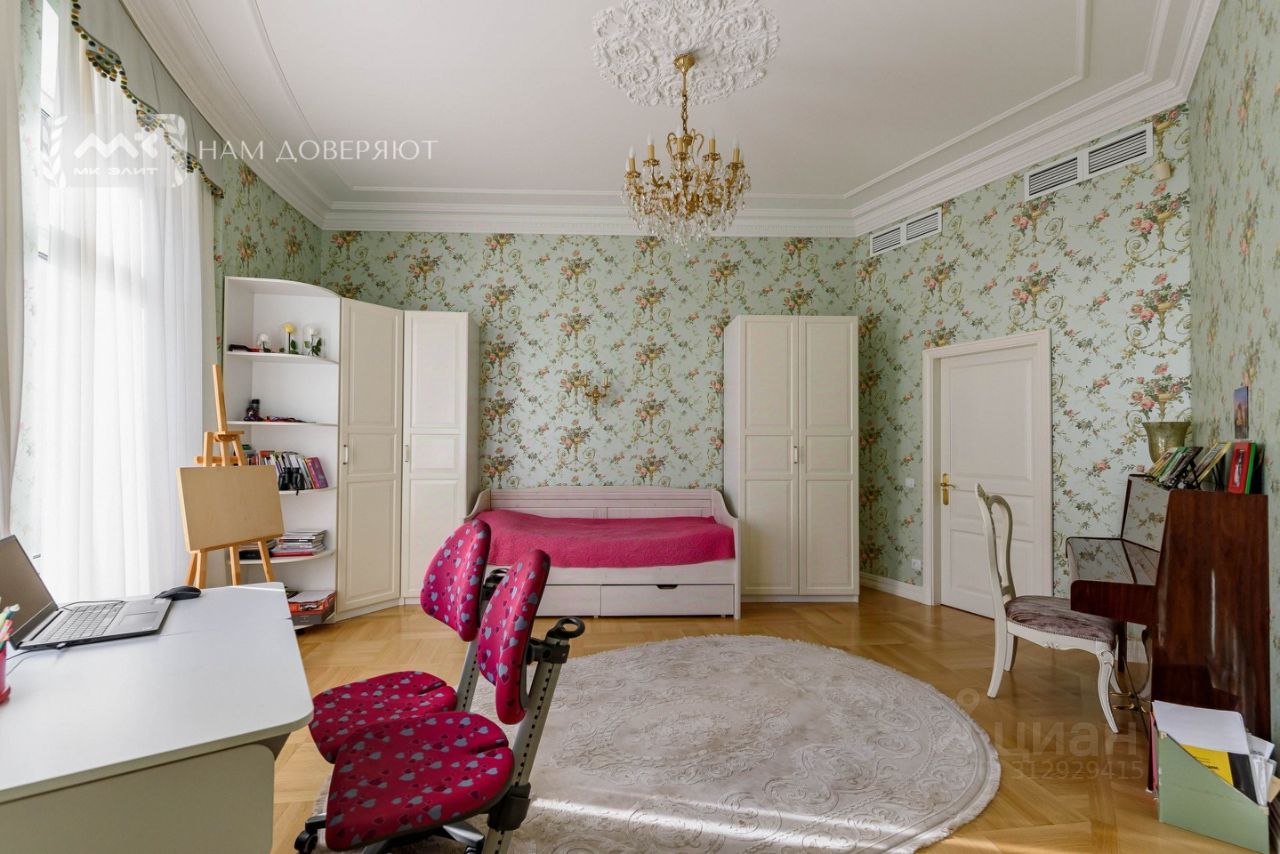 Продажа 4-комн квартиры на вторичном рынке Каменноостровский проспект, 9