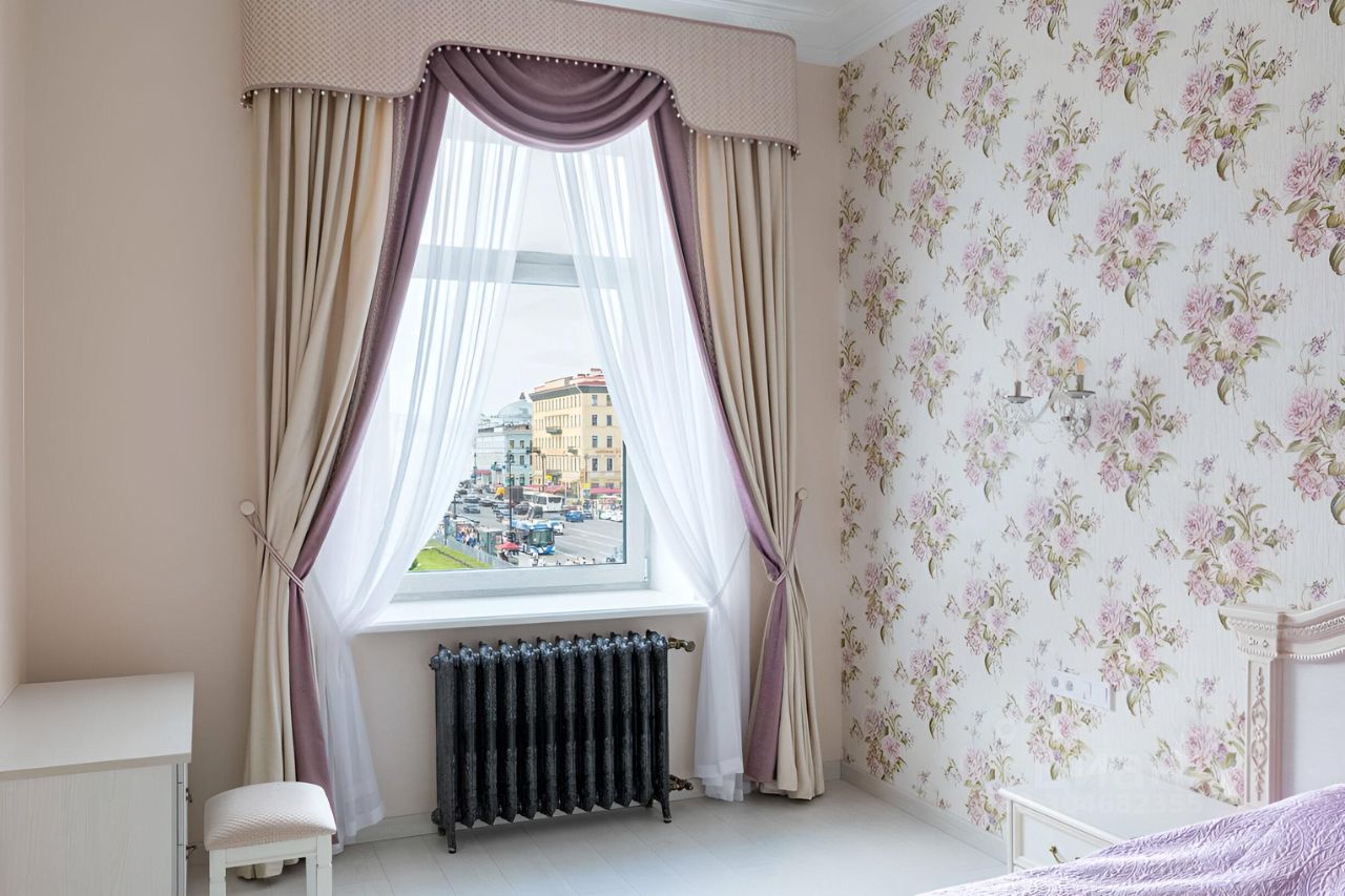 Аренда 2-комн квартиры на вторичном рынке набережная Канала Грибоедова, 18-20