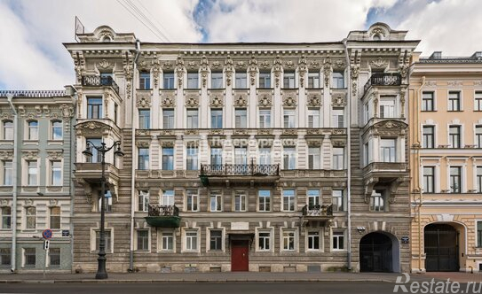 Продажа 3-комн квартиры на вторичном рынке Театральная площадь,  д. 12