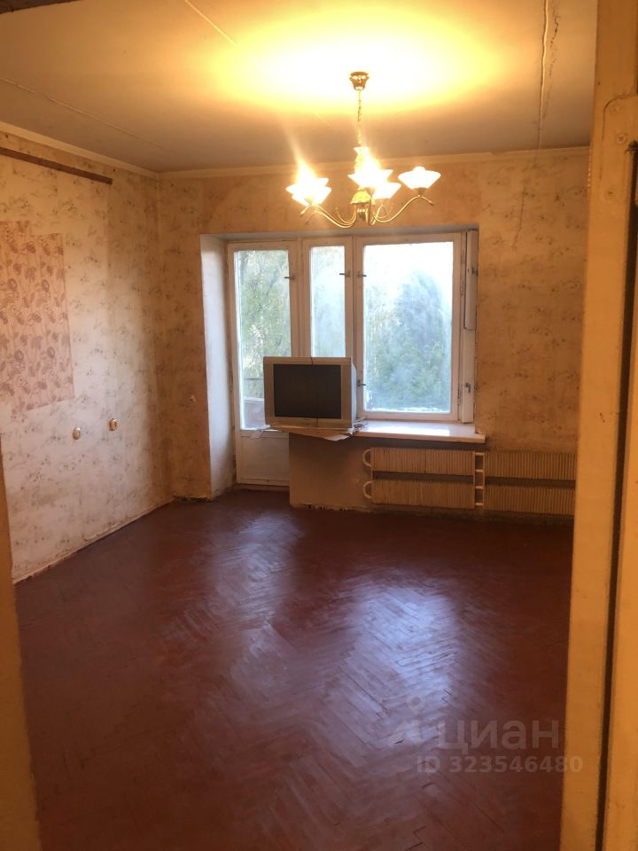 Продажа 2-комн квартиры на вторичном рынке пос. Назарьево, 18