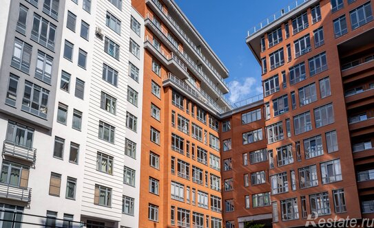 Продажа 4-комн квартиры на вторичном рынке Обуховской обороны пр-кт,  д. 70 к4 с1