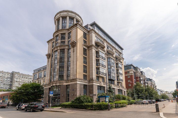 Продажа 6-комн квартиры на вторичном рынке Большая Татарская улица, 7к1