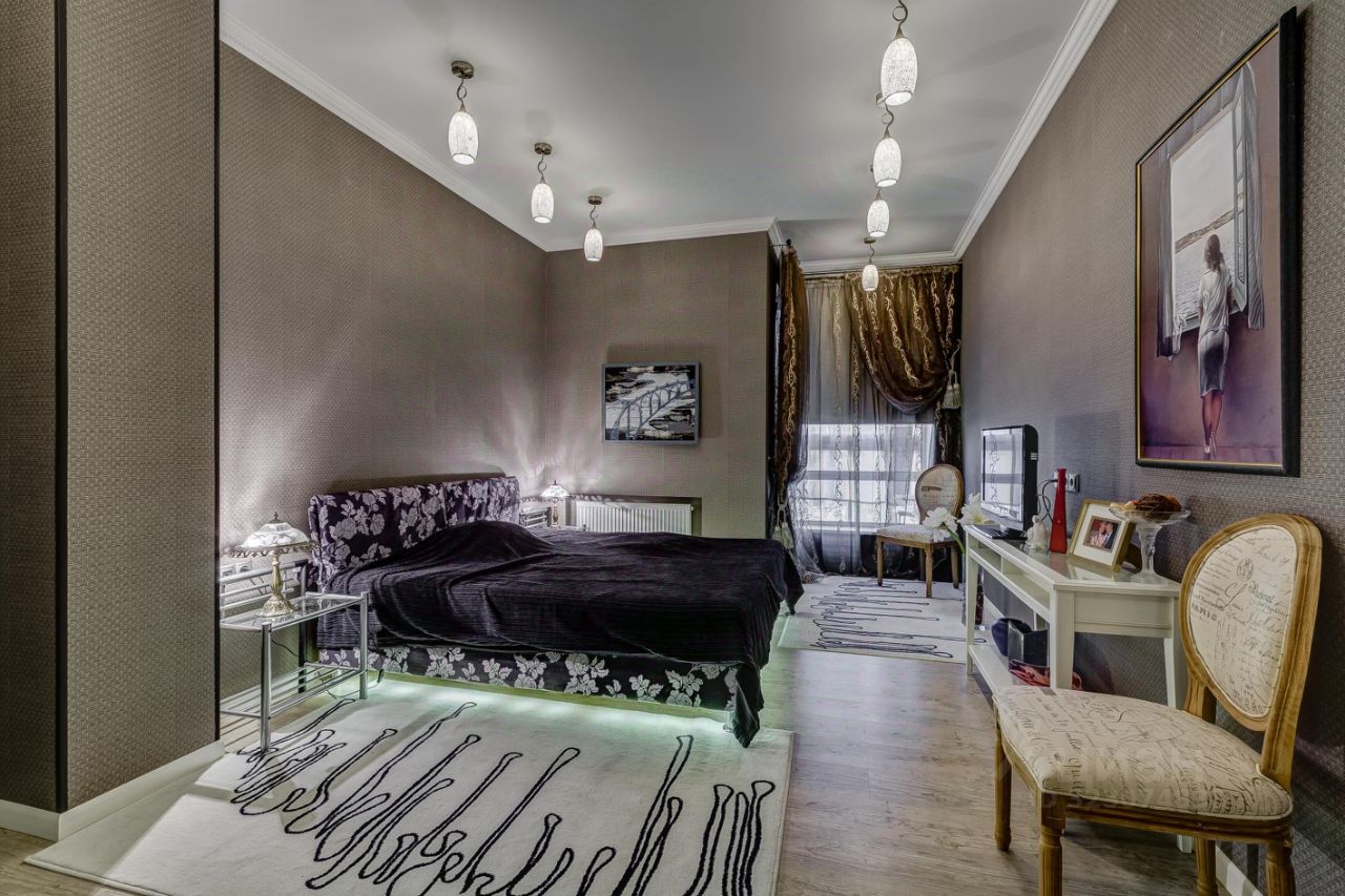 Аренда 4-комн квартиры на вторичном рынке Каменноостровский проспект, 56к2