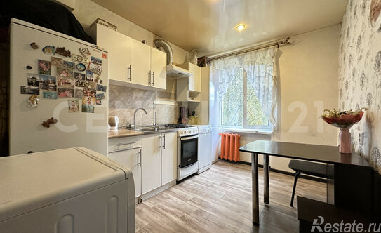 Продажа 2-комн квартиры на вторичном рынке Ветеранов пр-кт,  д. 46