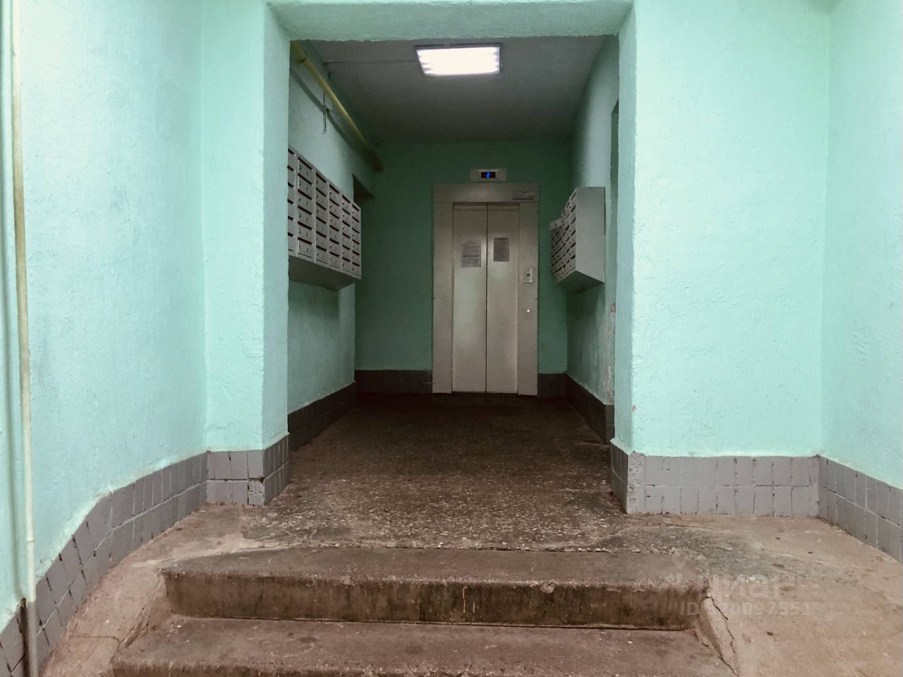 Продажа 3-комн квартиры на вторичном рынке пос. При железнодорожной станции Приветнинское, улица Военных Строителей, 9