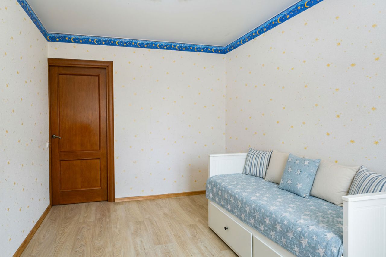 Продажа 4-комн квартиры на вторичном рынке Дровяной переулок, 7