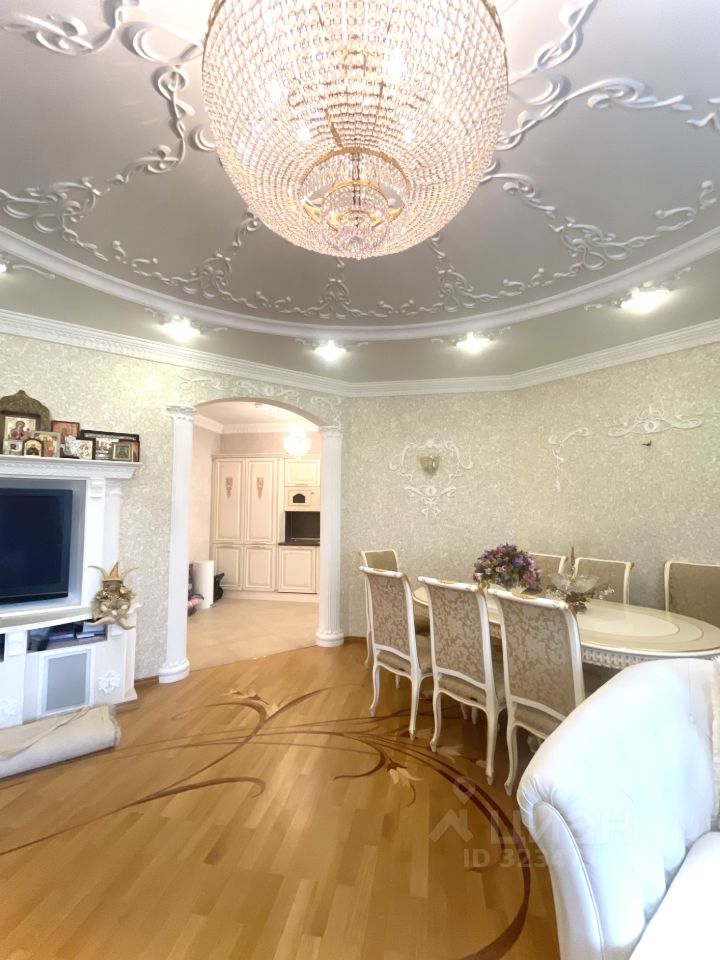 Продажа 4-комн квартиры на вторичном рынке Ельнинская улица, 15К3