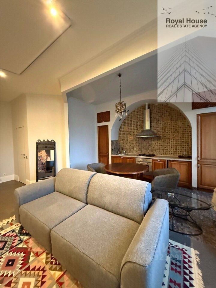 Аренда 2-комн квартиры на вторичном рынке Суворовский проспект, 59