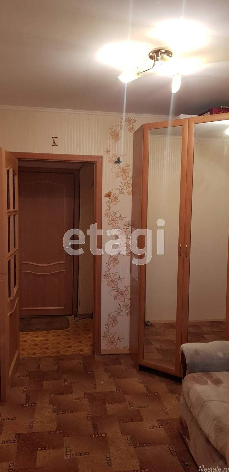 Продажа 2-комн квартиры на вторичном рынке Ломоносов, Жоры Антоненко улица,  д. 16