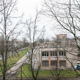 Продажа 4-комн квартиры на вторичном рынке Альпийский пер,  д. 7