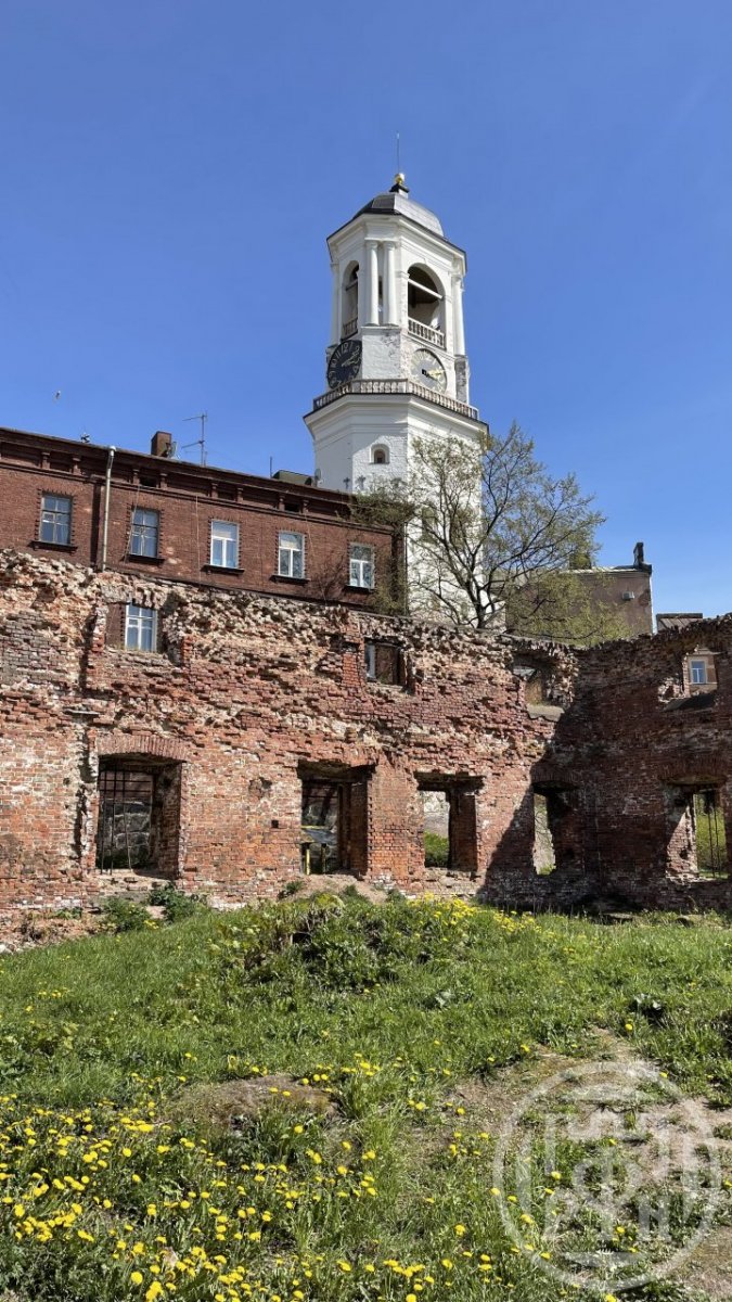 Продажа 4-комн квартиры на вторичном рынке Выборг г., Крепостная ул. ,  д. 3