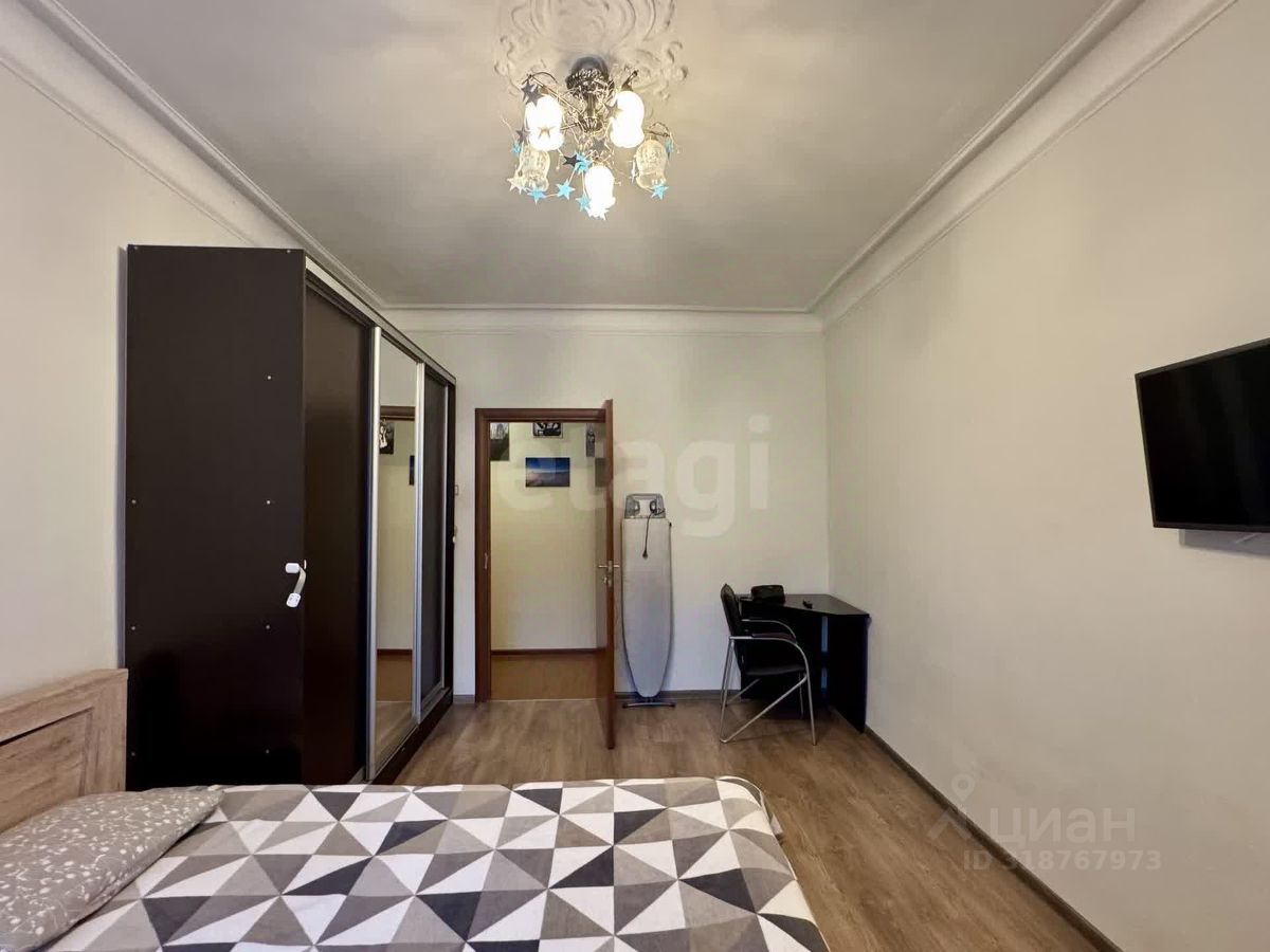 Продажа 3-комн квартиры на вторичном рынке Кирилловская улица, 22