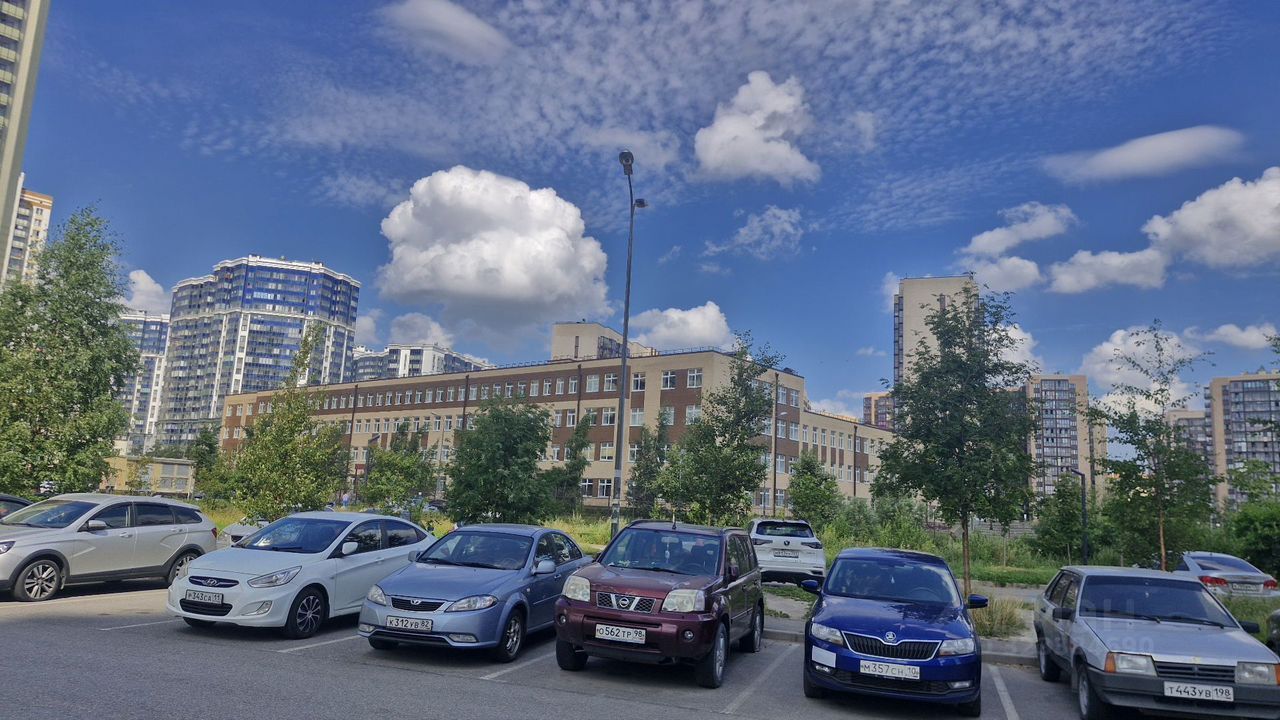 Продажа 2-комн квартиры на вторичном рынке Мурино, аллея Охтинская, 10к1