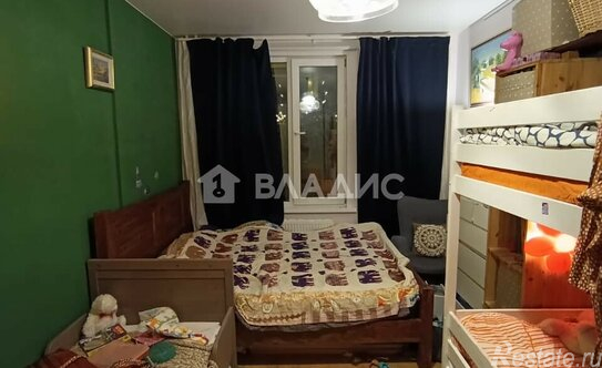 Продажа 1-комн квартиры на вторичном рынке площадь Европы