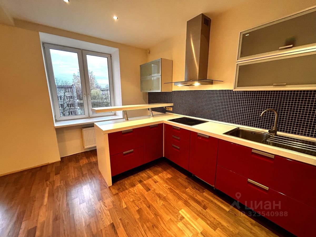 Продажа 3-комн квартиры на вторичном рынке Ланское шоссе, 14к1