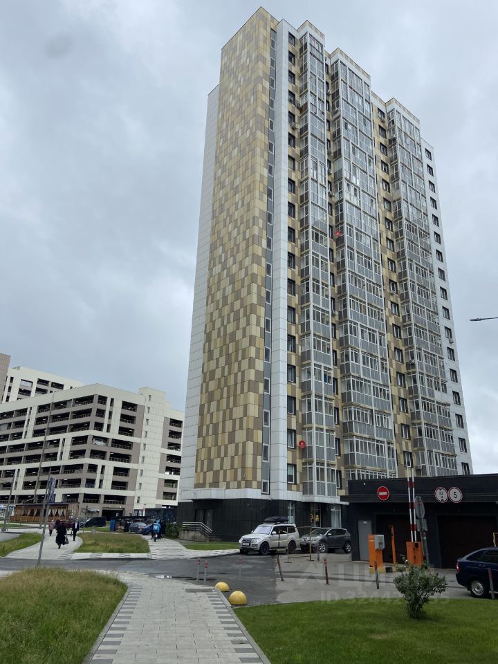 Продажа 2-комн квартиры на вторичном рынке улица Летчика Ульянина, 7А