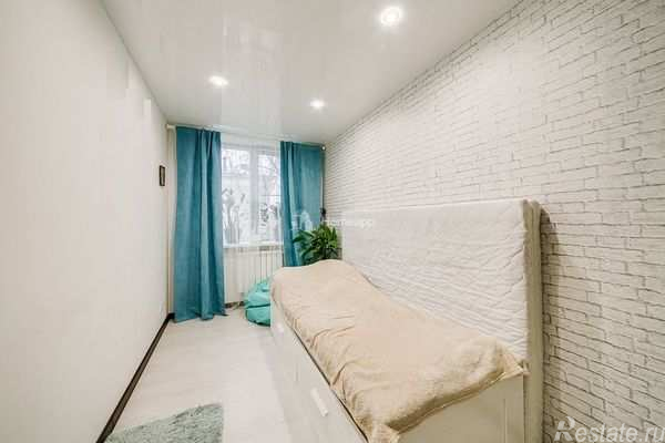 Продажа 3-комн квартиры на вторичном рынке Маршала Новикова ул,  д. 15