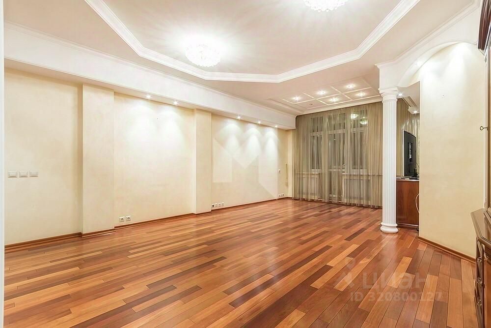 Продажа 4-комн квартиры на вторичном рынке Казарменный переулок, 3С6