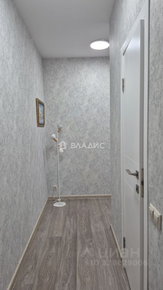 Продажа 2-комн квартиры на вторичном рынке Реутов, улица Октября, 52