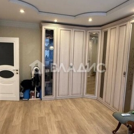 Продажа 3-комн квартиры на вторичном рынке Невский пр-кт,  д. 85,  к. Ф