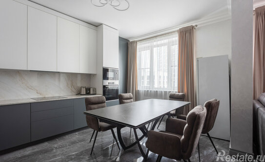 Продажа 4-комн квартиры на вторичном рынке улица Коминтерна,  д. 15