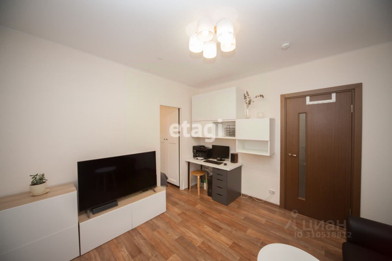 Продажа 2-комн квартиры на вторичном рынке улица Корнея Чуковского, 3к4