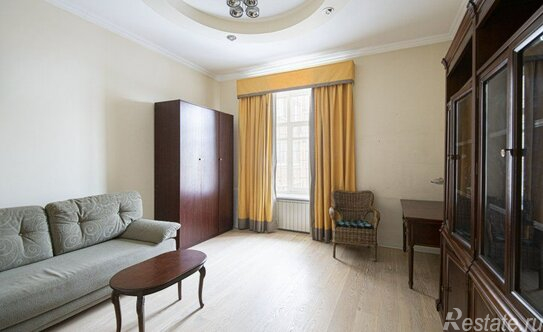 Аренда 4-комн квартиры на вторичном рынке Воротниковский пер,  д. 4