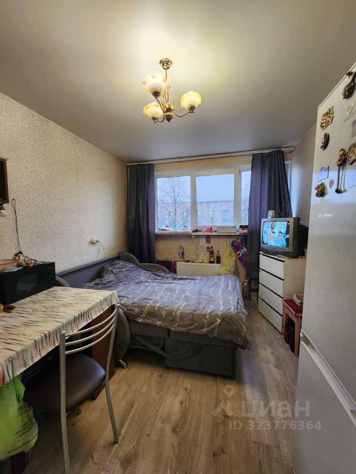 Продажа 2-комн квартиры на вторичном рынке улица Пионерстроя, 18