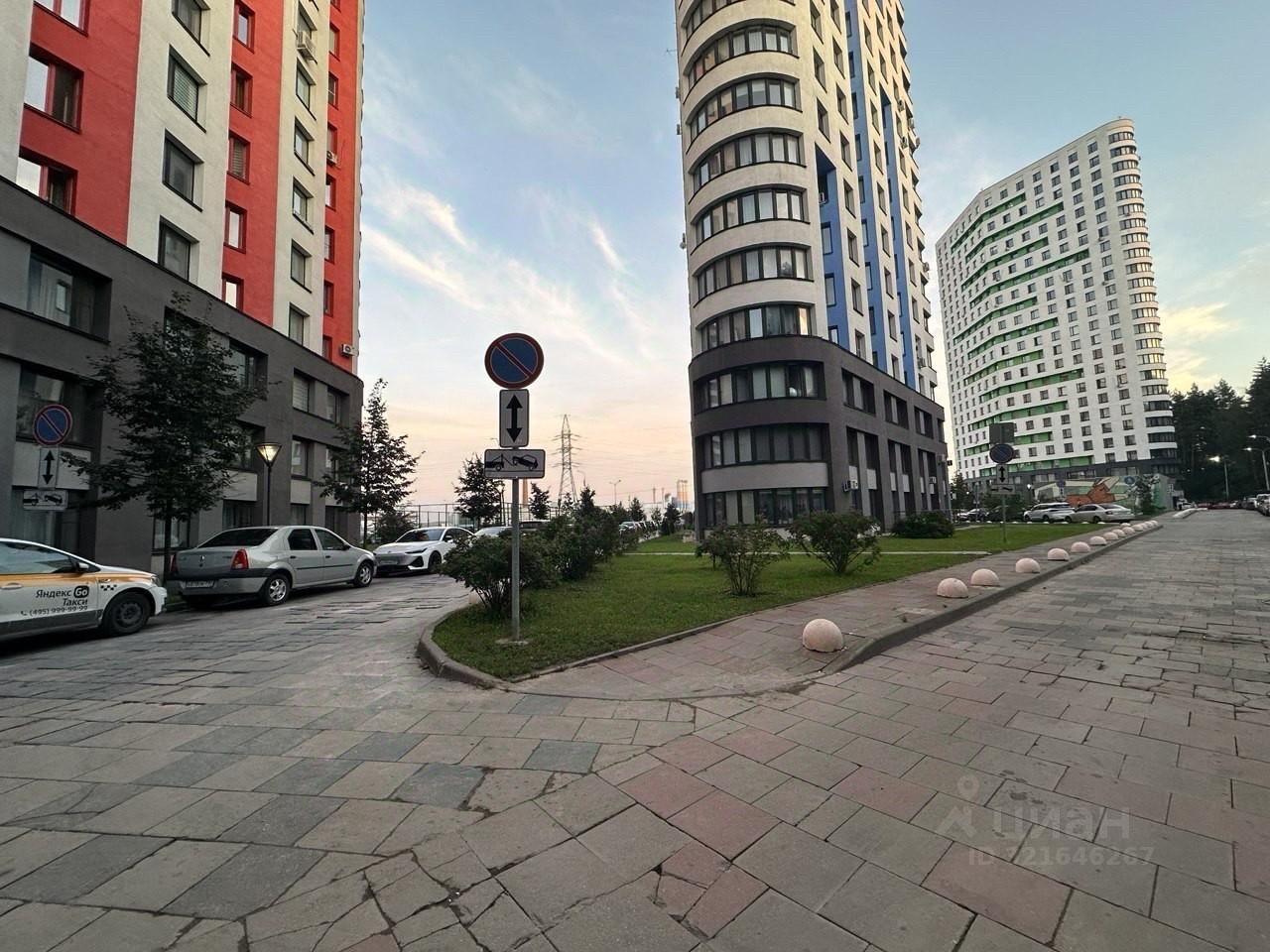 Продажа 3-комн квартиры на вторичном рынке Велтон Парк Новая Сходня мкр, д. Подолино, улица Беговая,  д. 12