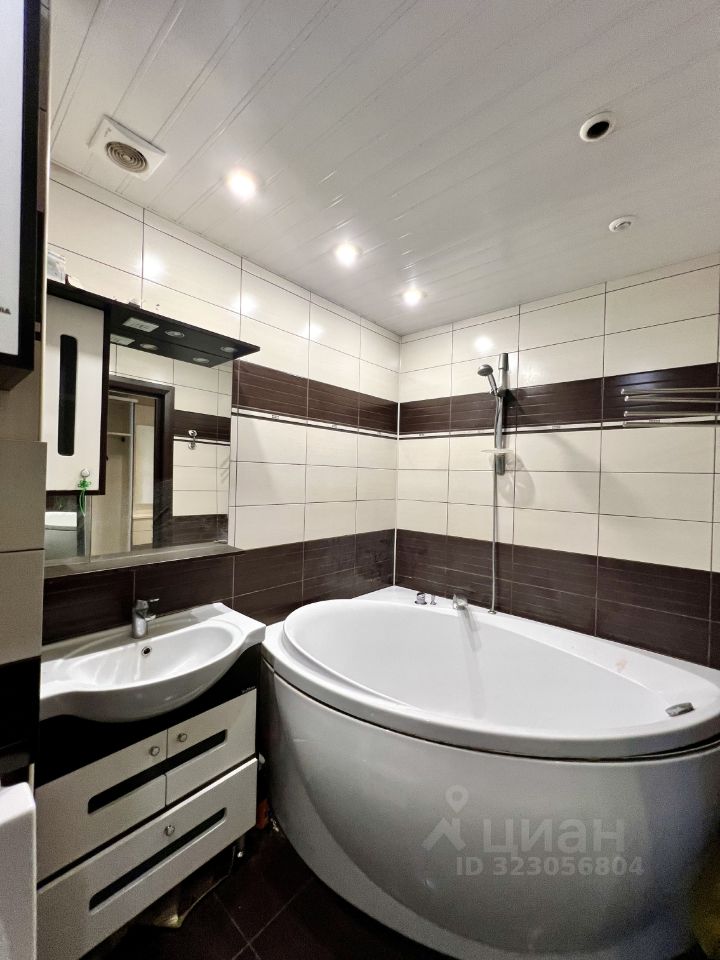 Продажа 3-комн квартиры на вторичном рынке Матвеевская улица, 36