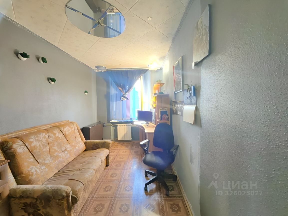 Продажа 3-комн квартиры на вторичном рынке Волхов, улица Калинина, 38