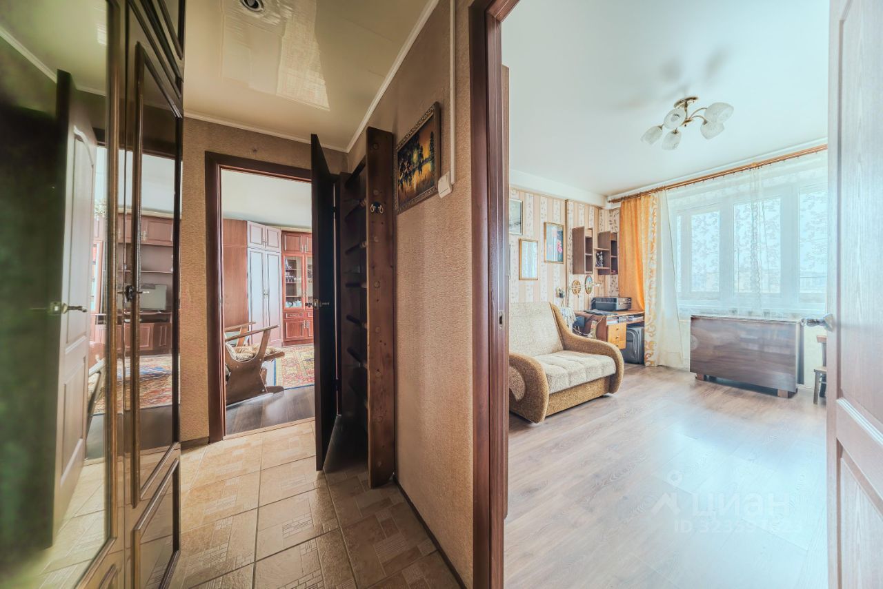 Продажа 2-комн квартиры на вторичном рынке Светлановский проспект, 40К2