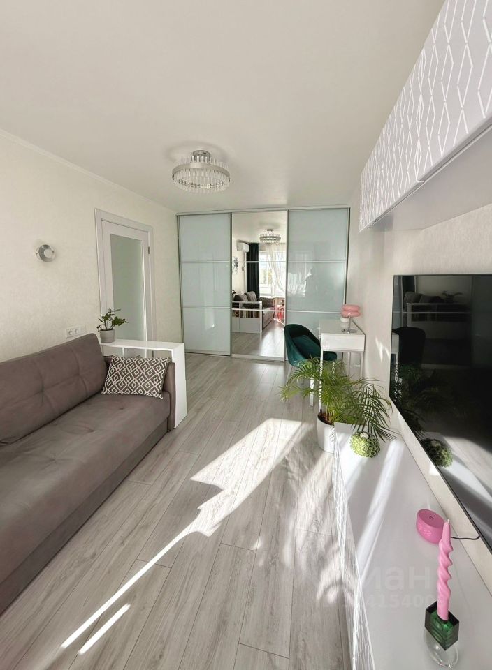 Продажа 1-комн квартиры на вторичном рынке Авиационная улица, 68