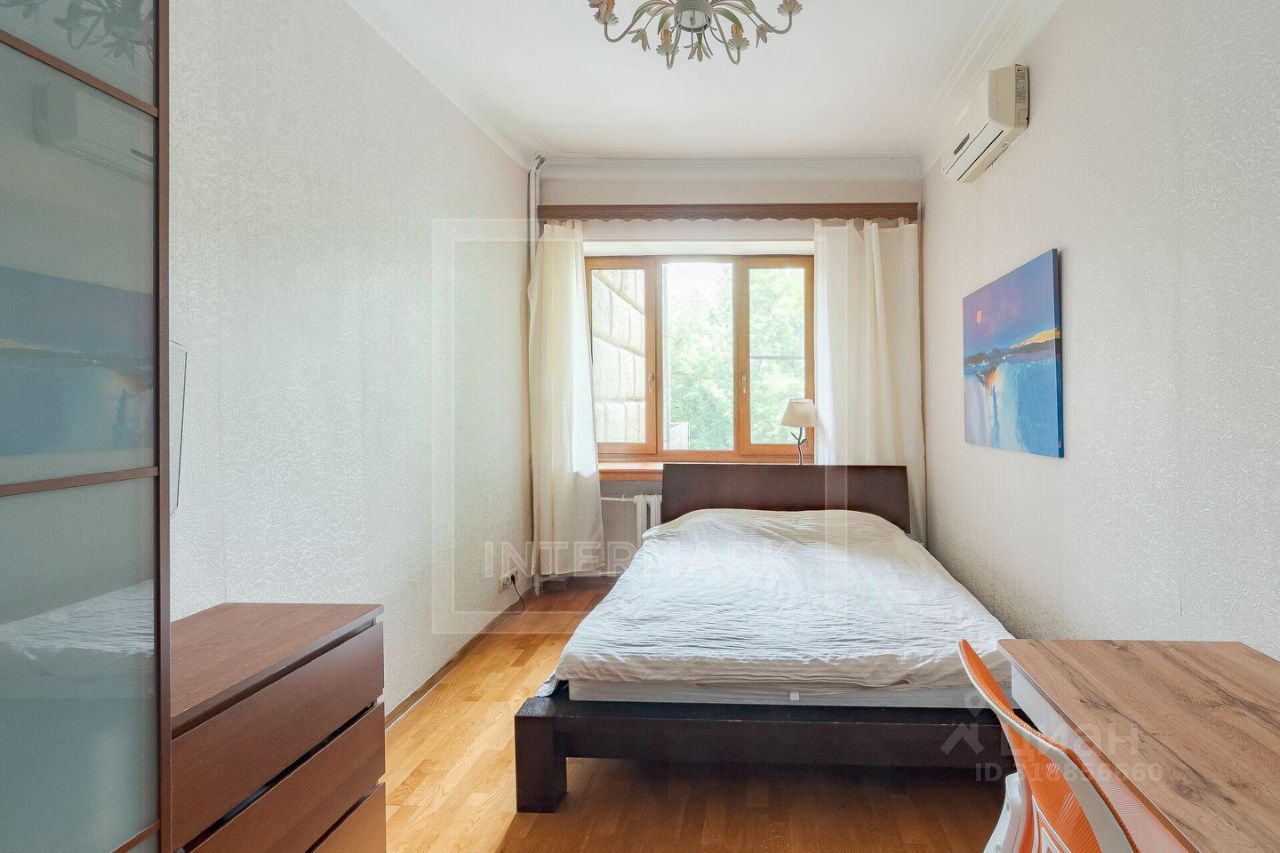 Продажа 3-комн квартиры на вторичном рынке Малая Никитская улица, 16/5