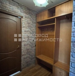 Продажа 2-комн квартиры на вторичном рынке 5-й микрорайон, Советская улица,  д. 5