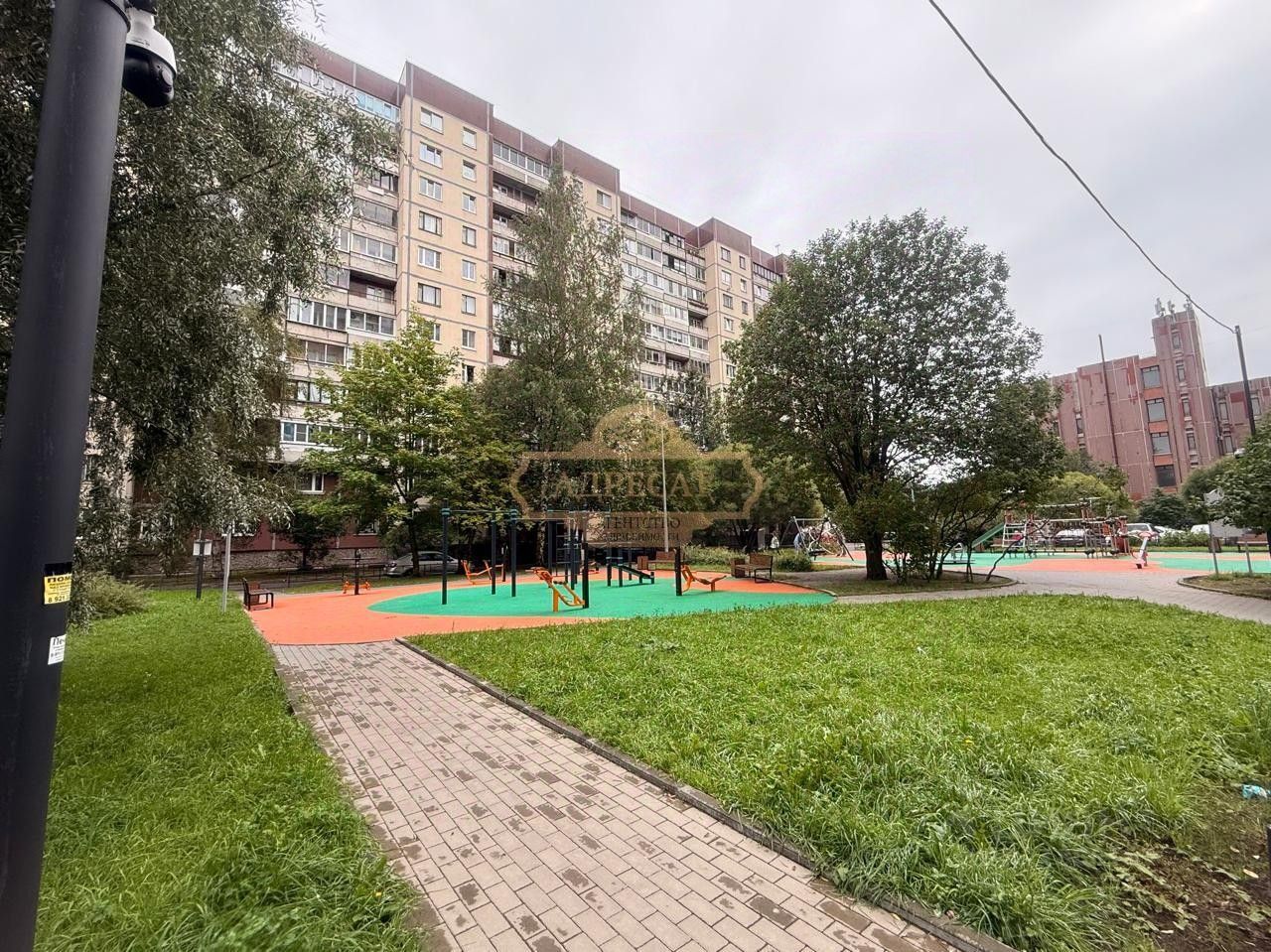 Продажа 1-комн квартиры на вторичном рынке Комендантский проспект, 21к1
