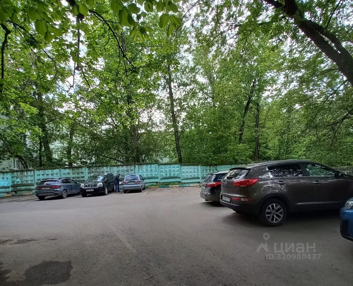 Продажа 2-комн квартиры на вторичном рынке улица Гамалеи, 23К2