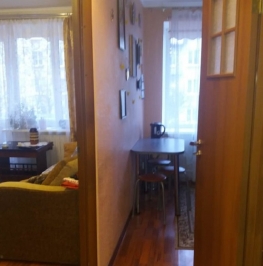 Продажа 1-комн квартиры на вторичном рынке Ломоносов г., Победы ул. ,  д. 9