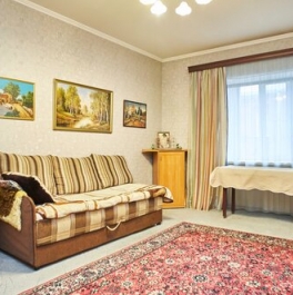 Продажа 3-комн квартиры на вторичном рынке Нарвский пр-кт,  д. 8