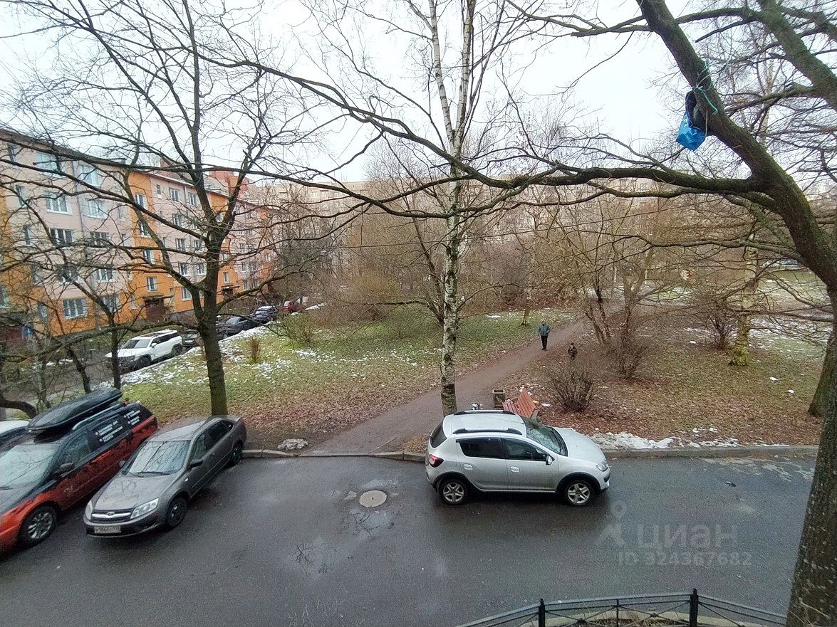 Продажа 2-комн квартиры на вторичном рынке улица Лени Голикова, 14